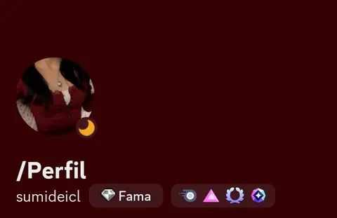 perfil estético com blusa vermelha