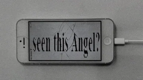 Celular com texto seen this angel