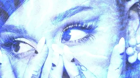 banner rosto com maquiagem azul