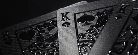 cartas de baralho rei preto e branco