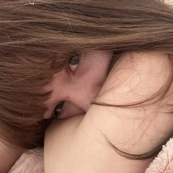 perfil aesthetic com cookies e garota
