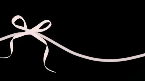 Banner fita branca fundo preto