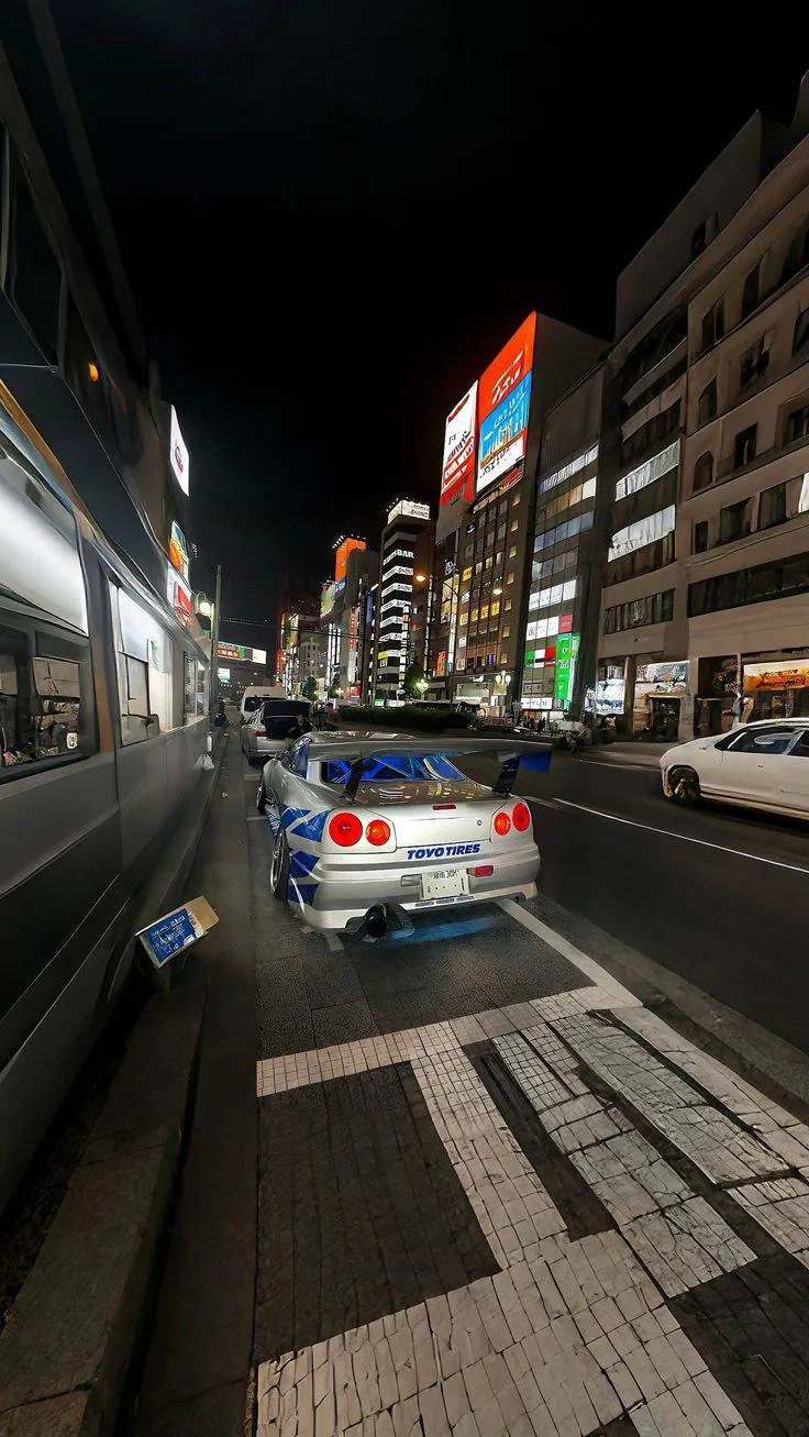Carro esportivo na rua a noite