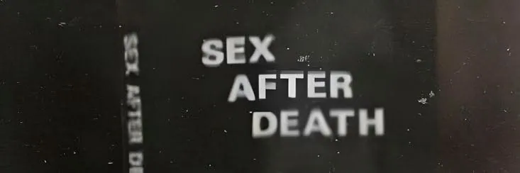 banner preto com texto sex after death