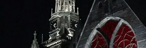 Igreja gótica escura a noite